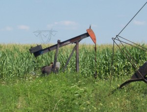 Pumpjack in Indiana about 4 miles from Chattanooga (2011)