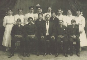 1907 Zion Chatt Confirmation class. Edward J Kuehm seated at far left. Rosa Kuehm standing 5th from left. 