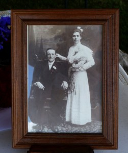 1912 wedding photo of Henry Dietrich & Mamie Schumm.